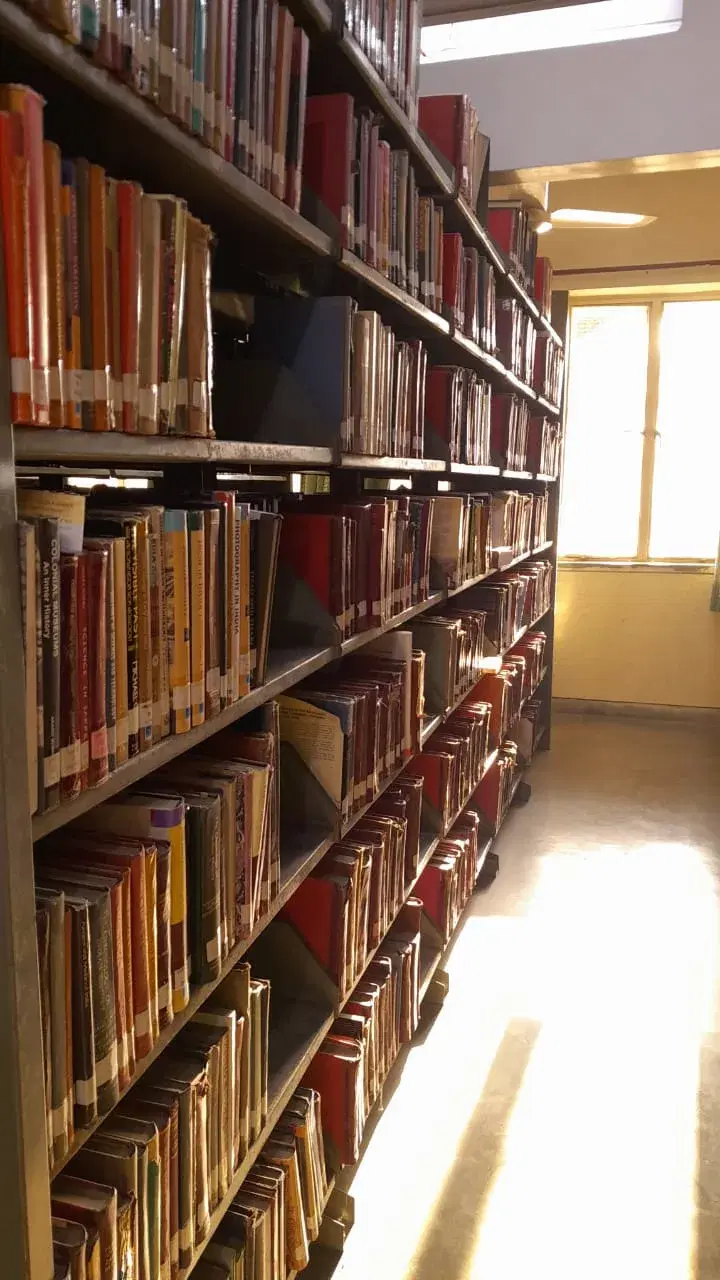 Kamala Nehru College Academic Building photo 8